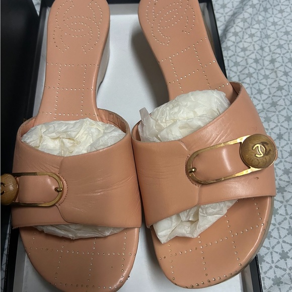 Chanel Vintage Leather and Wood Slides in Peach Color-size 7.5 - Picture 2 of 15